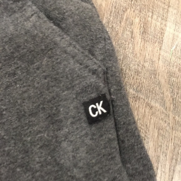 Calvin Klein Jeans Boy Fleeced Joggers 5 - Picture 2 of 3
